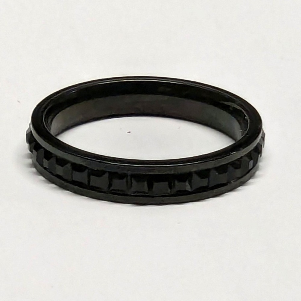 New Eternity‎ Band Ring PLus Size Size 9 Black Crystal Rhinestone Thumb
